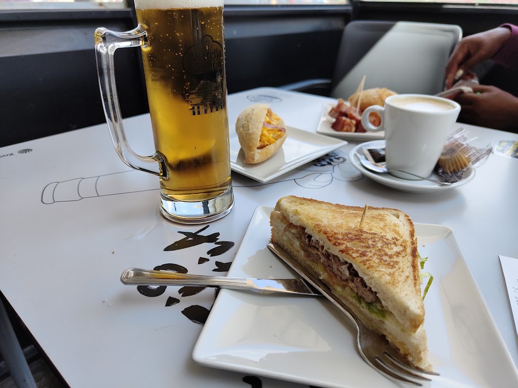Cafe Victory — Comida y bebida