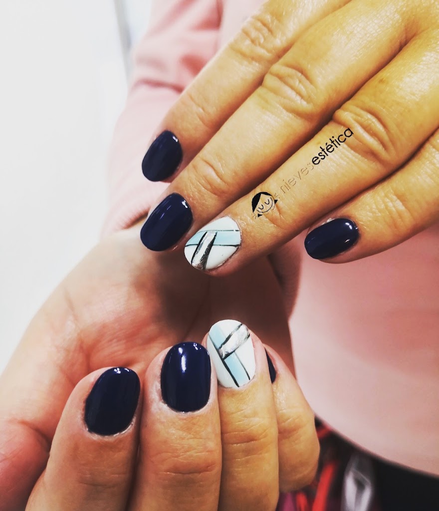 Centro de Estetica Nieves Puertollano — Manicura