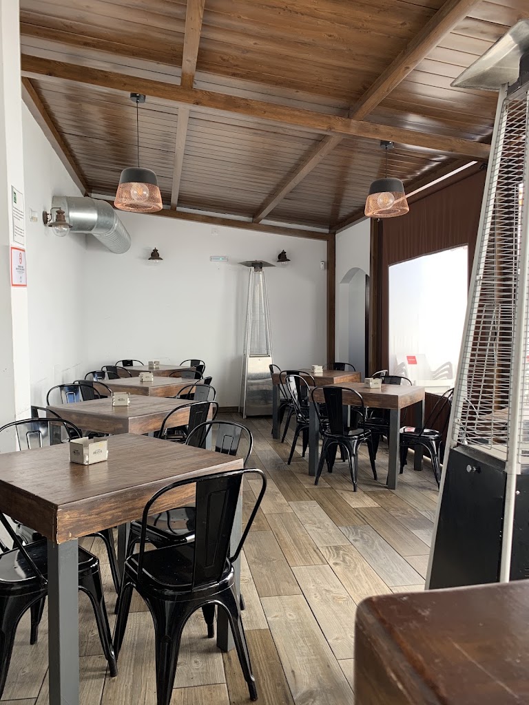 Bar La Pitanza Palmones — Ambiente