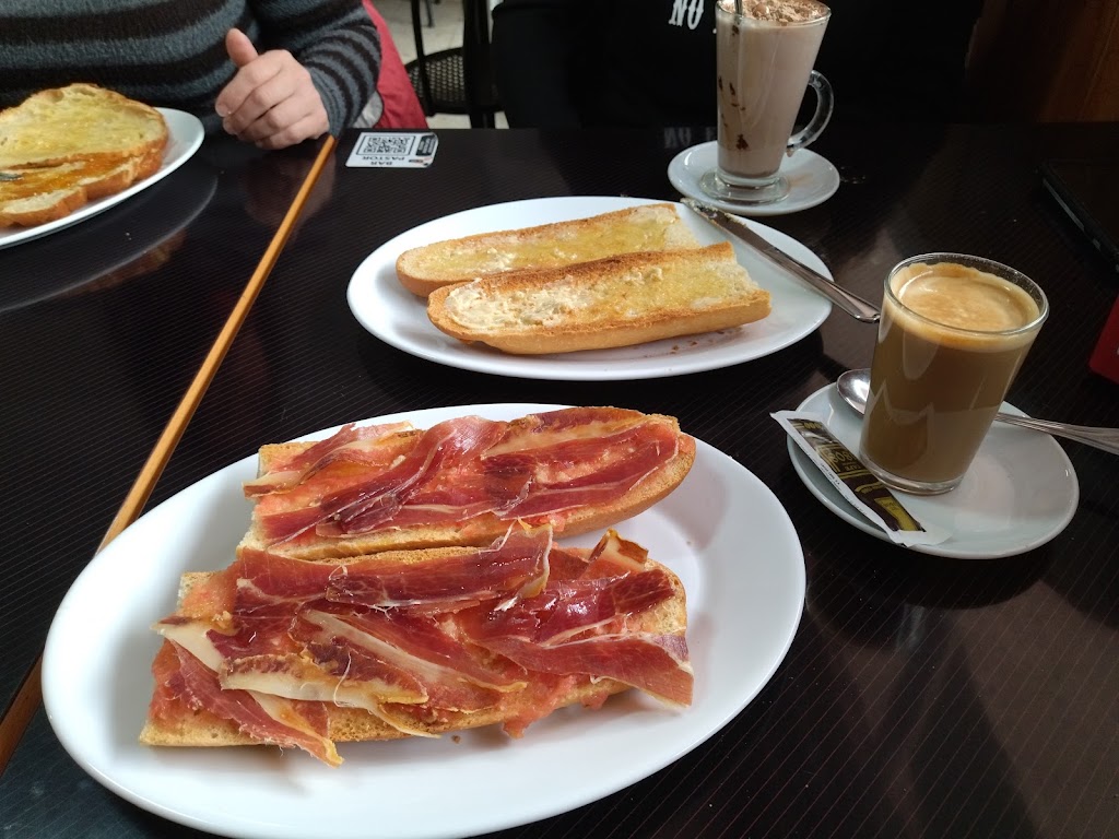 Bar pastor — Comida y bebida