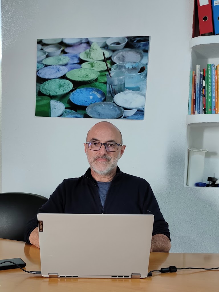 Spanish Teacher/Spanisch Lehrer Alvaro Oliver — Del propietario
