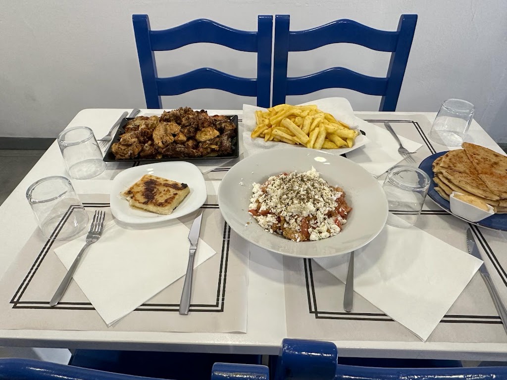 SANTORINI SUVLAKI Bar Restaurante — Comida y bebida