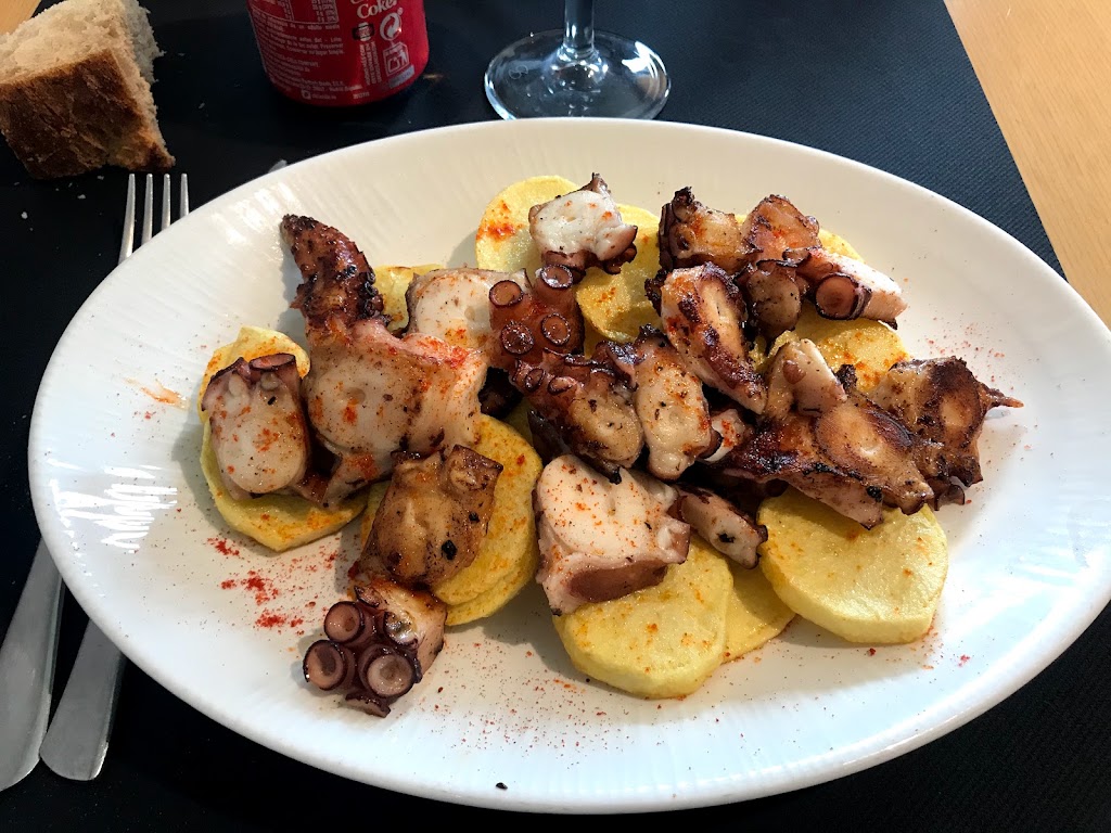 El Olivo (Santiago de Compostela) Cafe restaurante — Comida y bebida