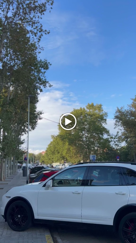 Ripollet Rentat d'Automobils — Videos
