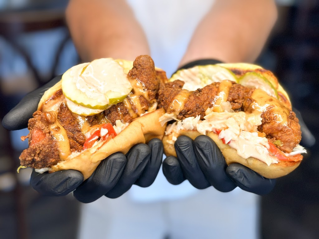  Tendeez Hot Chicken, Oshkosh