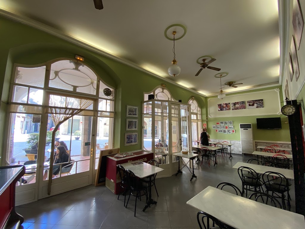 Bar Restaurant Bruch — Ambiente