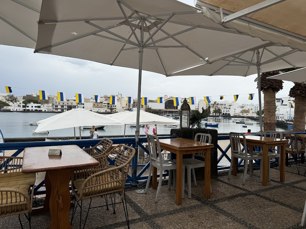 Restaurante La Chalana Del Charco — Ambiente