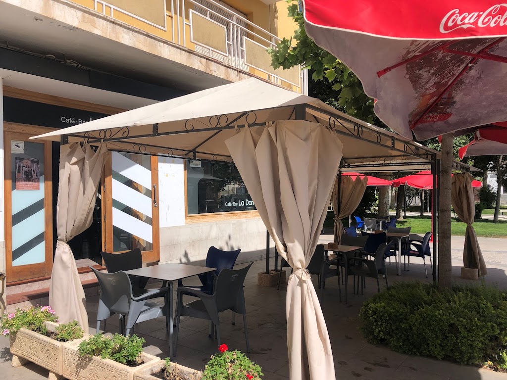 La Dama bar cafe