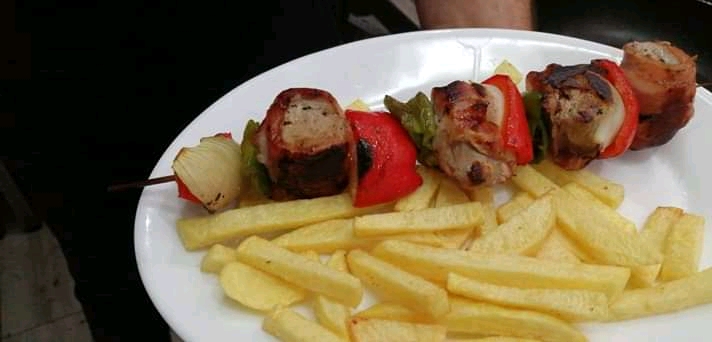 Cafe-bar La Morrua — Comida y bebida