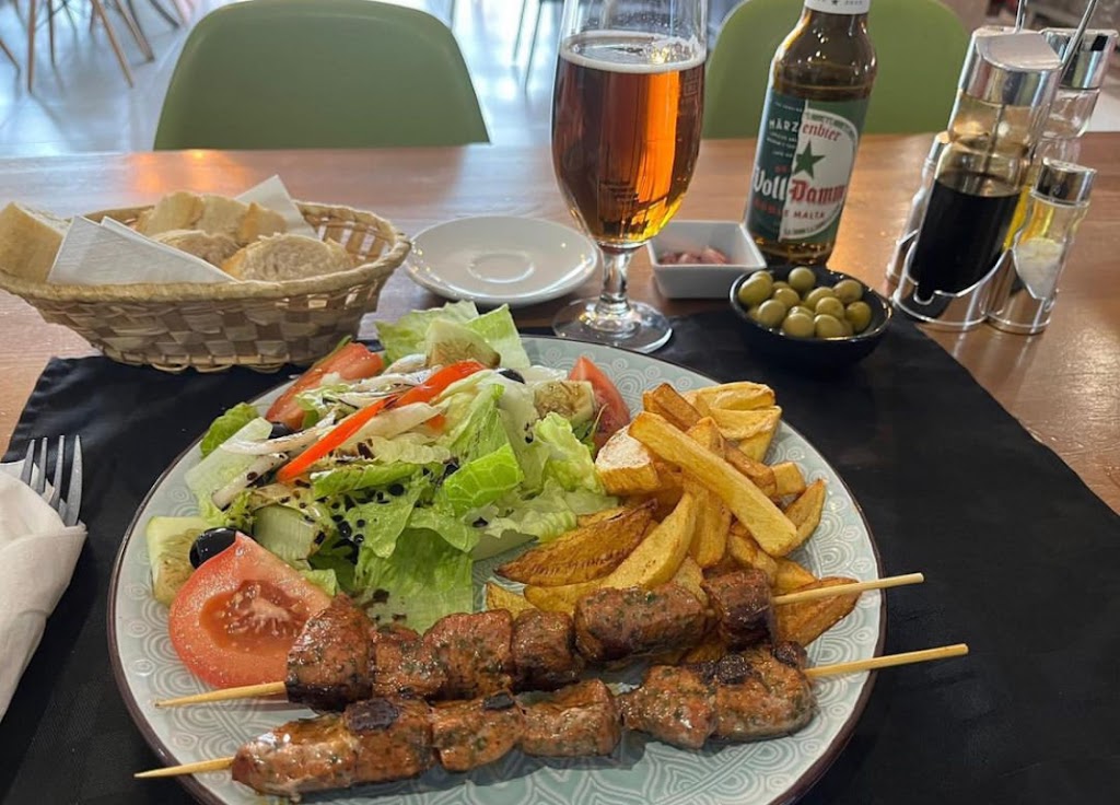 El Jardin Tropical — Comida y bebida