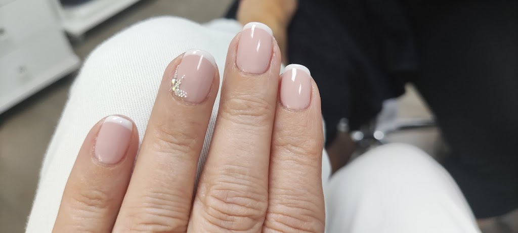 SALON ESENCIA REQUENA