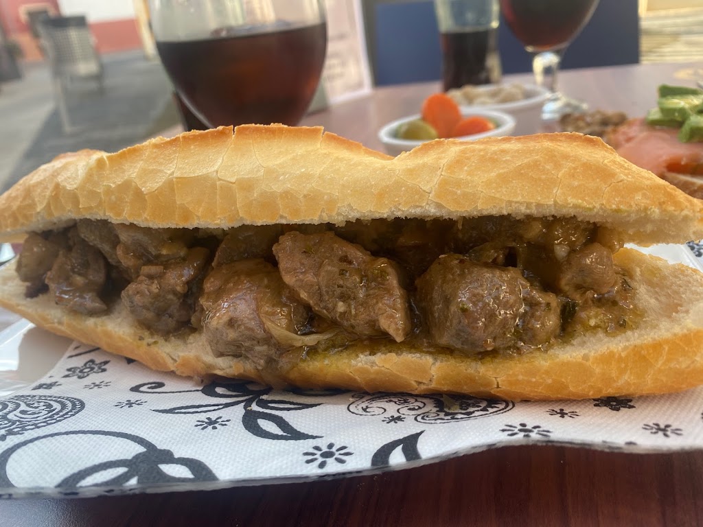 Cafe Bar La Torre — Comida y bebida