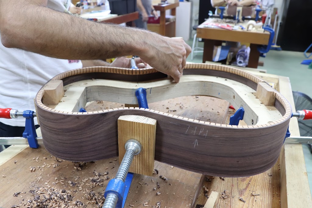 Escuela de Formacion de Artesanos de Gelves-Centro Madera-Lutheria -Junta de Andalucia