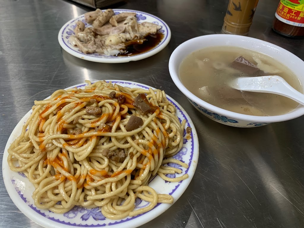 廟邊美食炒麵小吃 的照片