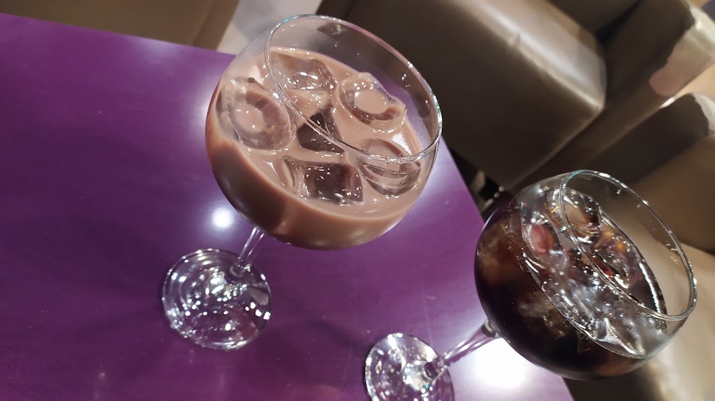 Cafe Lolita — Comida y bebida