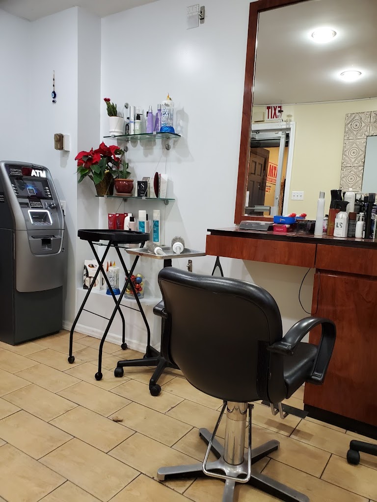 Nelly's II Hair salon & nail salon Main Image