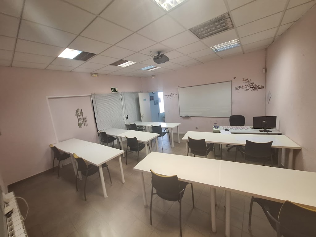 Academia de Estudios Guadarrama — Del propietario