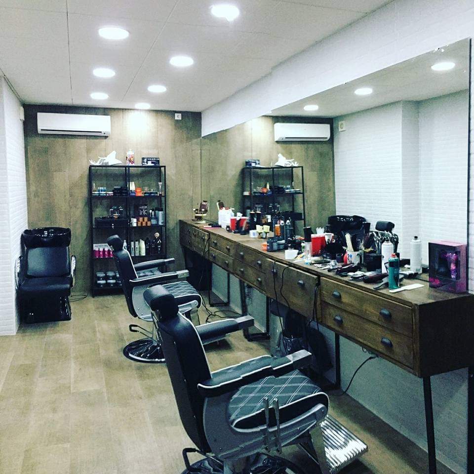 Peluqueria Tino — Interior