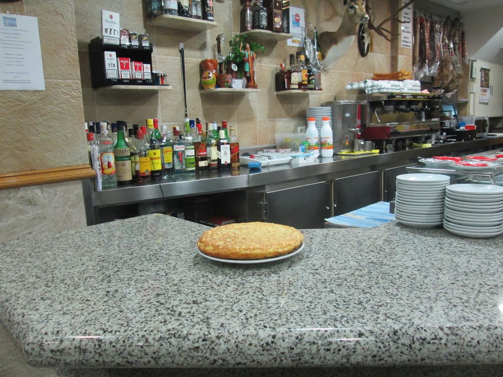 Restaurante Casa Manuela — Comida y bebida