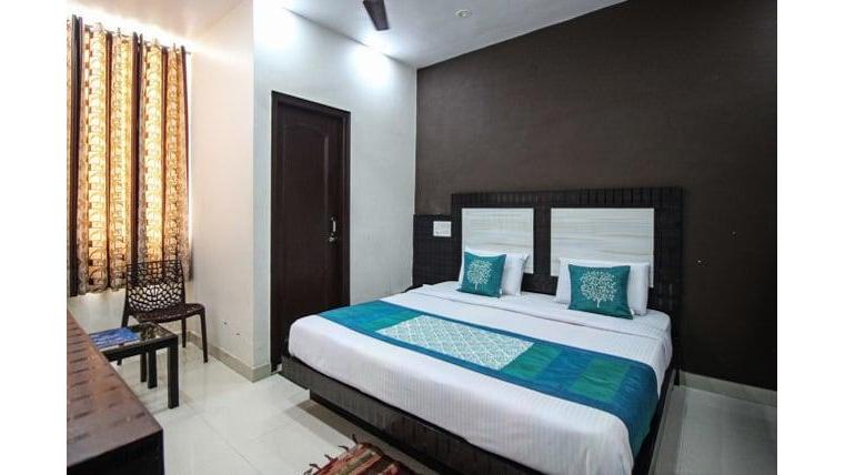 Oyo 6156 Hotel A Star