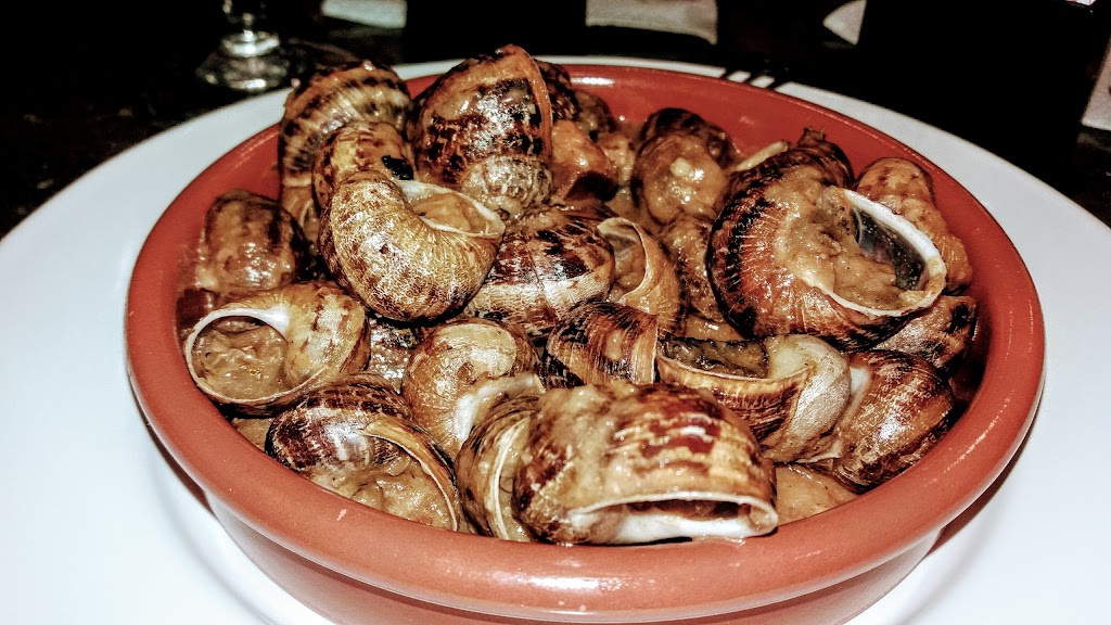 La Bruixeta — Comida y bebida