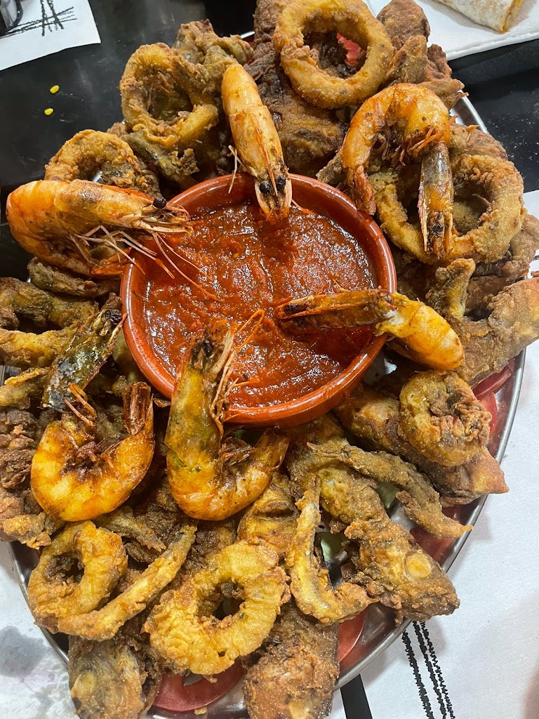 Bar Restaurante Larache — Comida y bebida