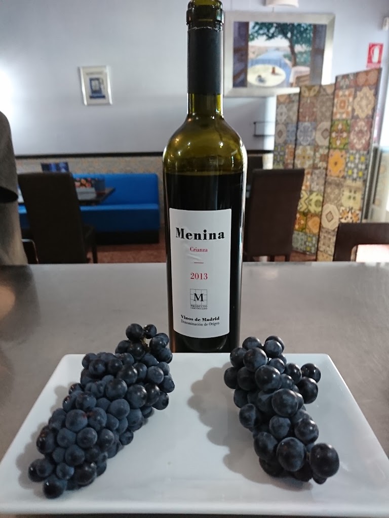 TANIT GASTROBAR — Vino