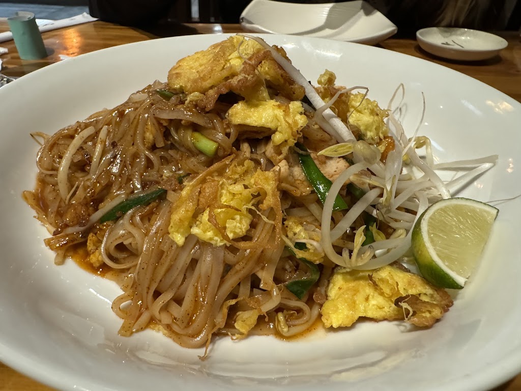 Thai 5 & Sushi Bar