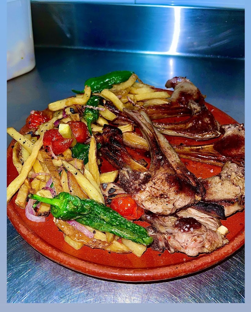 Restaurante El Garra — Comida y bebida