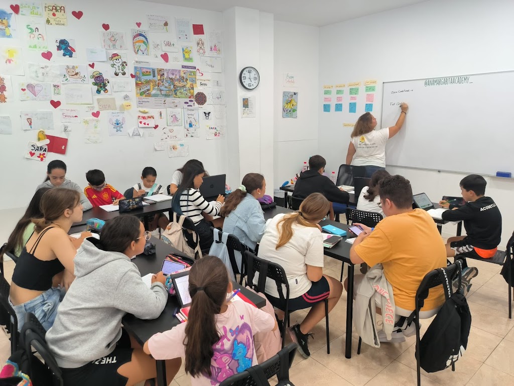 Academia de estudios Ana Margarita - Ana Margarita Academy