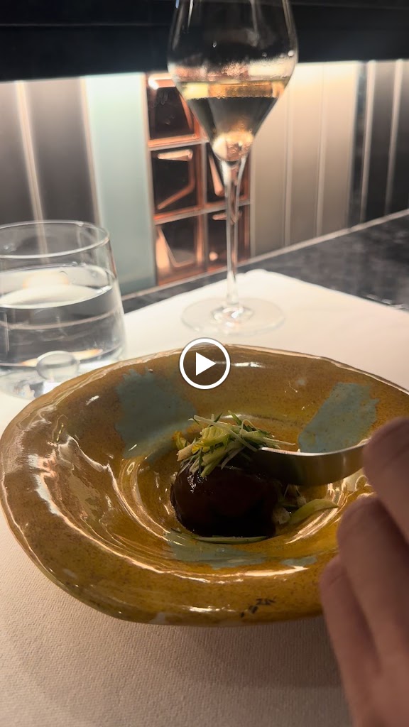 DINS Santi Taura — Comida y bebida