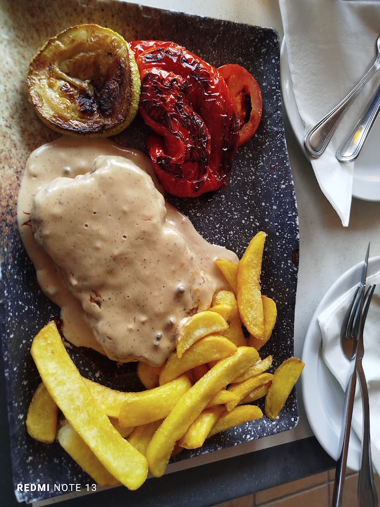 Queen Mary restaurante — Comida y bebida
