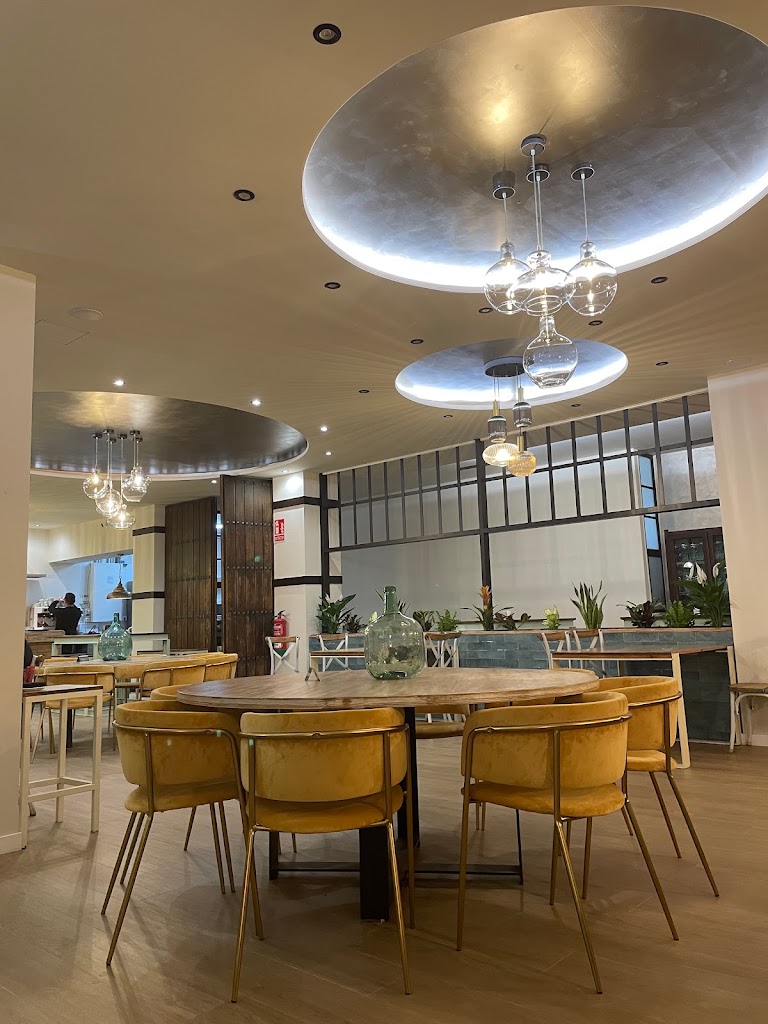 ATYPICA Tapas Bar & Coffee — Ambiente