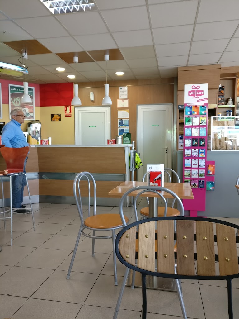 Cafeteria BP la Zubia — Ambiente