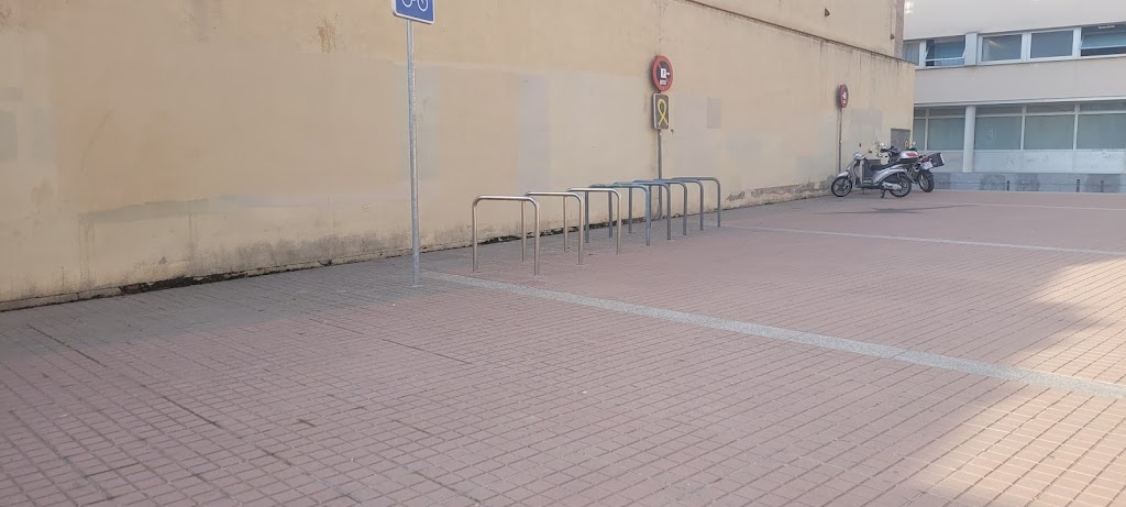 Aparcabicis 2 a carrer Turull