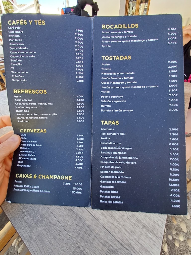 Cafe Bar La Cupula — Carta