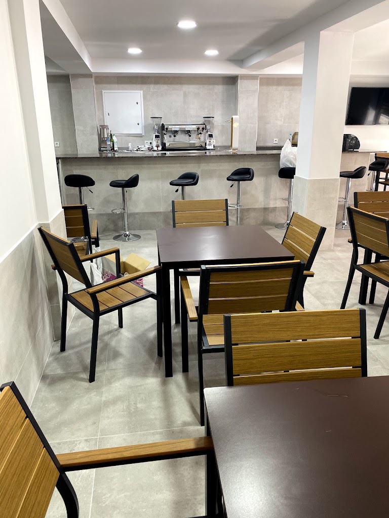 Cafeteria Bar Ginebra — Ambiente