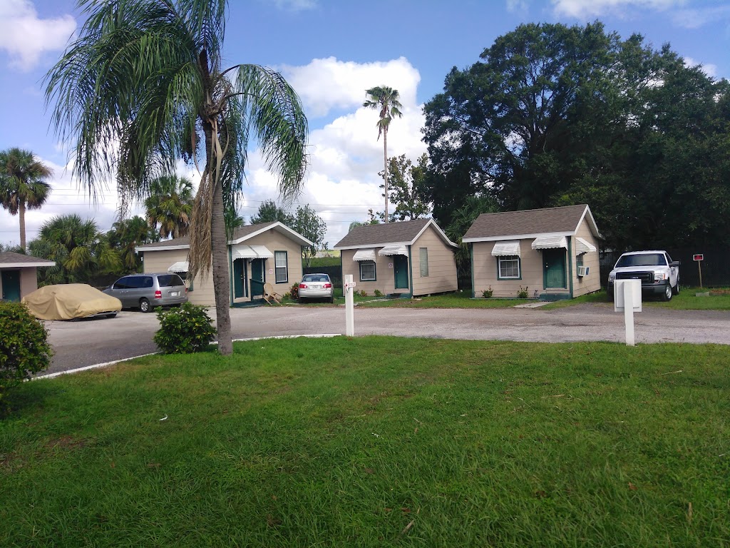 East Bay Motel - Motel in Gibsonton , United States of America