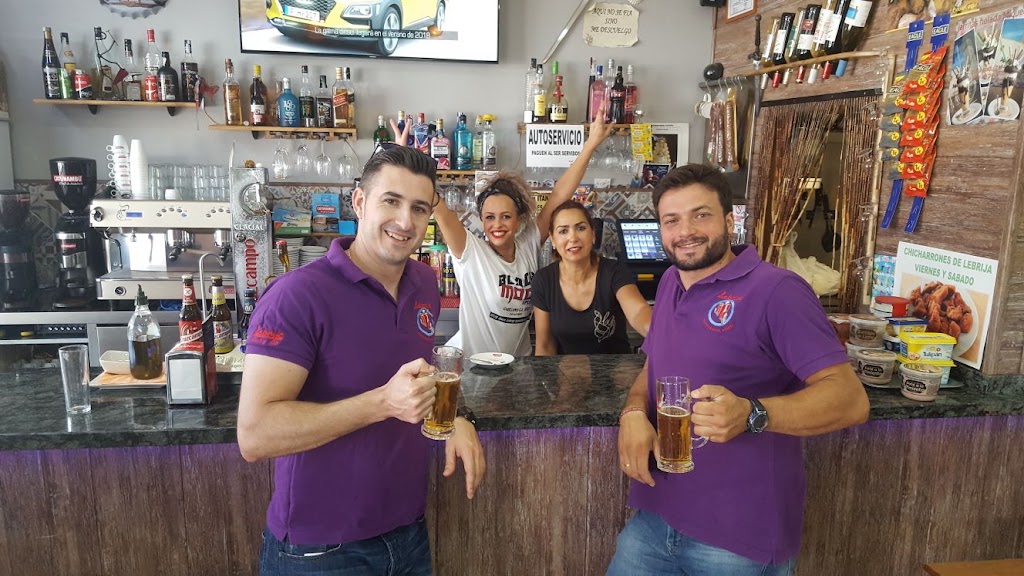 Cafe Bar Miguelito — Ambiente