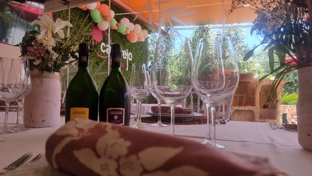 Canarejo (Gastrobar) — Comida y bebida