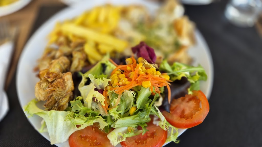 Bar Cafeteria Estrac 18 — Comida y bebida