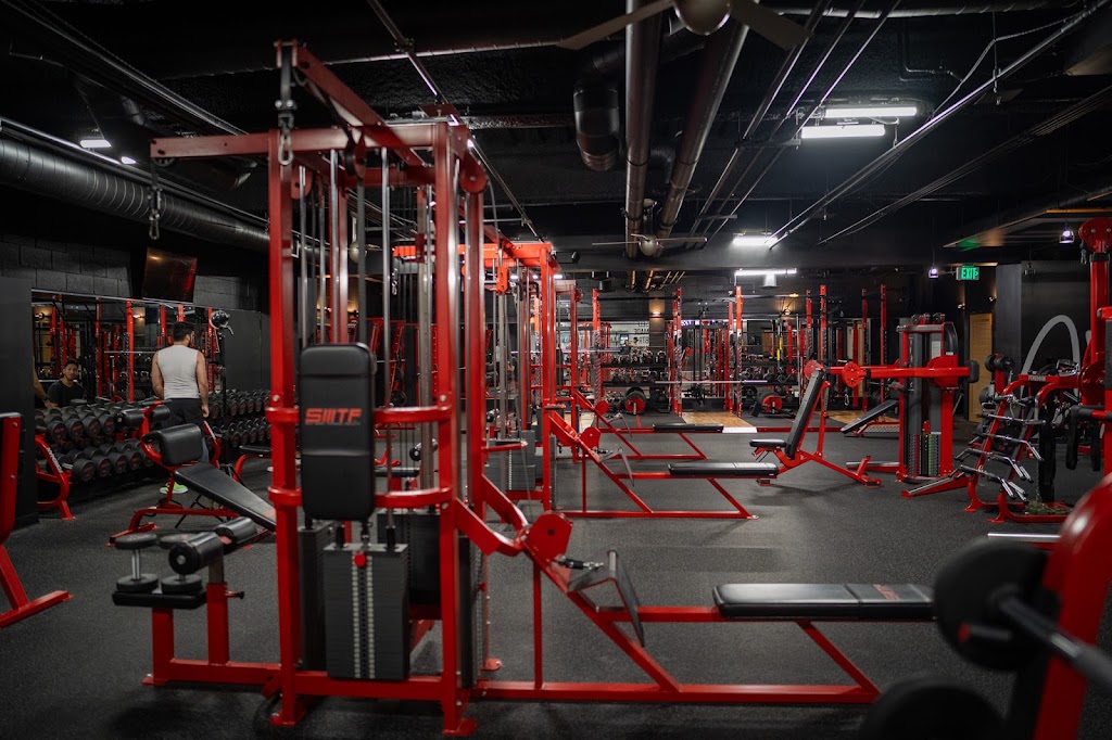  Iron Rhino Fitness Personal Trainer