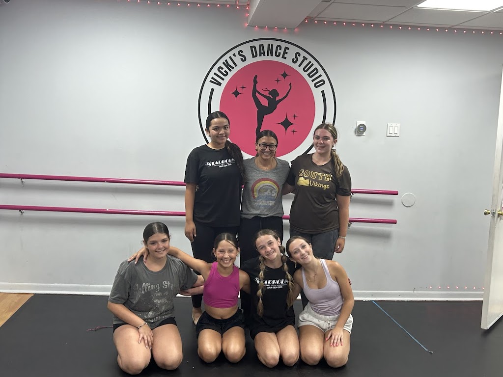  Vicki's Dance Studio / Kreative Kids