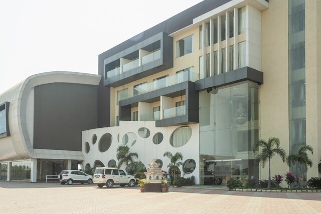 Collection O 77645 The Park Hotel Resort