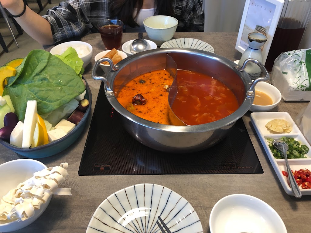 老婆吃鍋 的照片