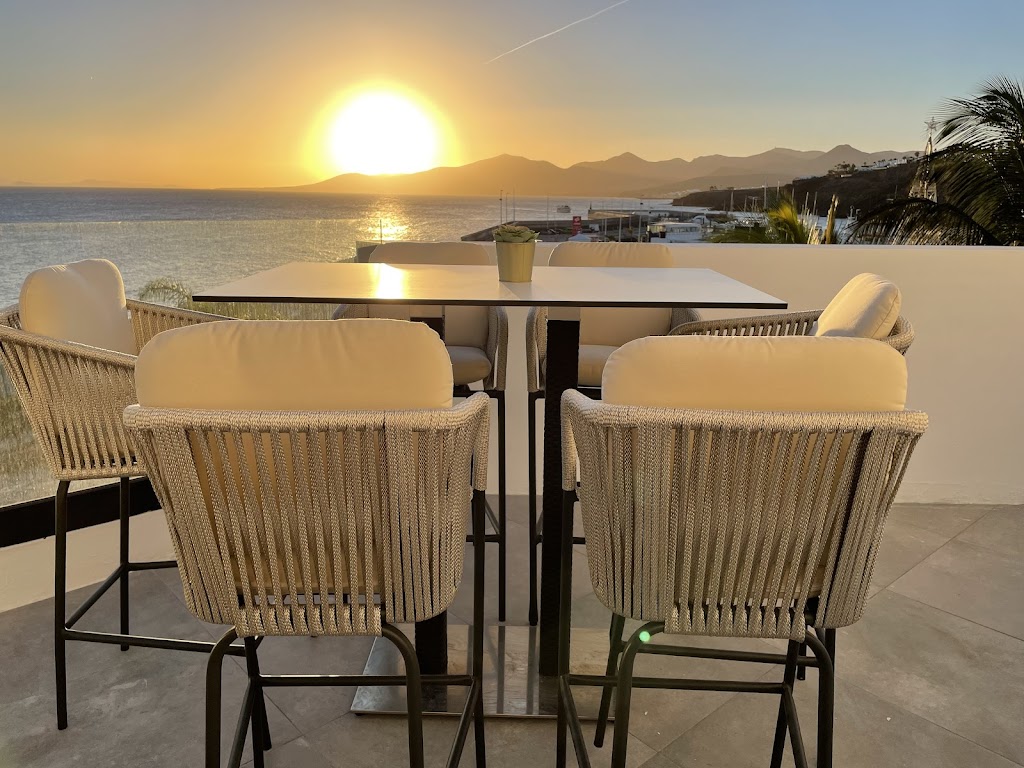 Las Amigas Rooftop Bar