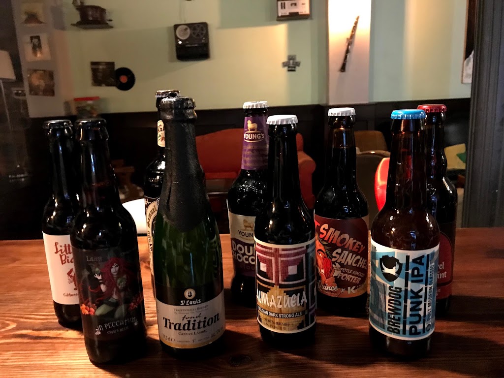 Cafe Pub Toulouse — Comida y bebida