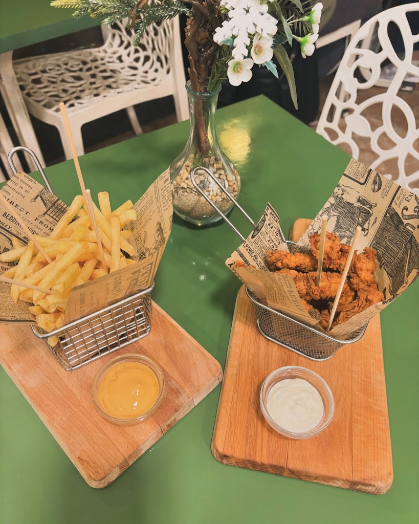 El Nou Cafe de la Vila — Comida y bebida
