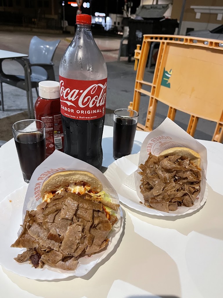 Moon Bar Cafeteria — Comida y bebida