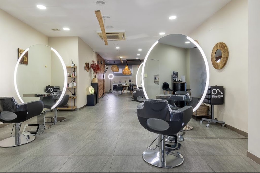 COCO beauty barber salon — Interior